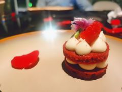 红丝绒蛋糕-上海苏宁宝丽嘉酒店·Cafe Bellagio西餐厅