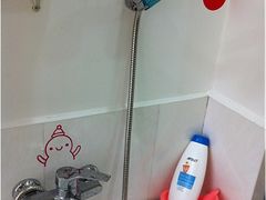 -亲亲天使婴儿游泳馆(堡镇店)