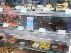面包甜点陈列柜-护国寺小吃(新街口店)