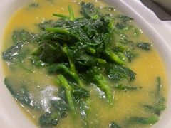 豌豆尖-肆海小川菜酒馆Wine Bistro (青年路店)