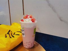 冰博克草莓撞撞宝藏茶-奈雪的茶(印象城店)