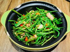 -云海肴·汽锅鸡·云南菜(天山百盛优客店)