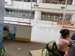 -冰纷万象滑冰场(二七万象城店)