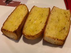 法式蒜香面包-爱丽丝牛排西餐厅(光谷步行街店)