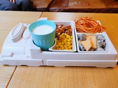 -汽车博物馆主题餐厅