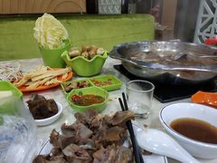 -悦牧·酸汤牛肉火锅(沃尔玛店)