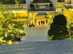 -茅草房·河畔园林火锅