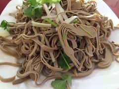 -溢心园香河肉饼总店