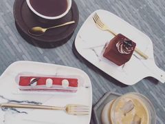 -UNI UNI(环亚凯瑟琳店)