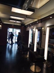 -一東造型烫发染发