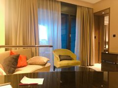 -上海滴水湖皇冠假日酒店
