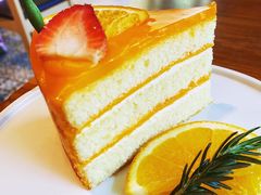 -Chom Cafe and Restaurant