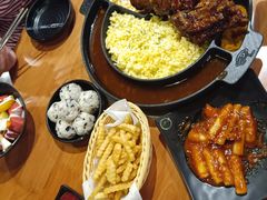-肥肥虾庄·金牌油焖大虾(杨园滨江时代walk店)