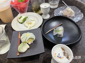 以为是甜品店，原来是喝茶的