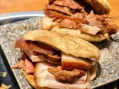 -老天桥酱肉烧饼夹肘子(天桥店)