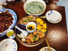 -黄桷树曹家私房菜(江与城店)