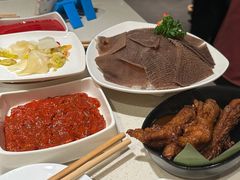 -海底捞火锅鲜切牛肉主题店(长寿路店)