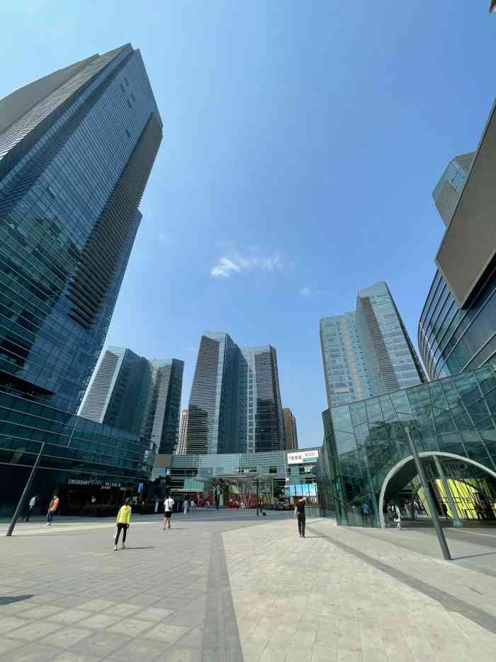 大族广场mall&more-"大族广场在庄里来说真的很气派,各种店都有.