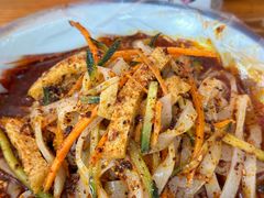 -不起眼麻辣烫凉皮店