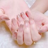 上班族做什么美甲？大方又精致得体~

