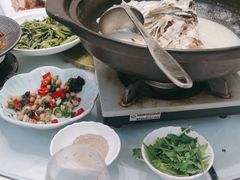 -香山湖家家宴(中山陵店)