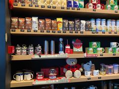 零售区-星巴克(广州南站A18检票口楼上)