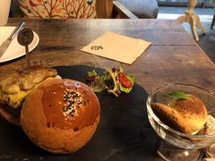 -HIGH FIVE哈福手工汉堡(桂林路店)