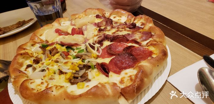 必胜客(中华城店)中西融合四拼披萨图片