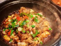 馋嘴牛蛙-松沪名灶·豆浆鱼头·新上海菜(飞航吾悦广场店)