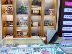-回瑞眼镜·蔡司·依视路官方授权店(广益路万达店)