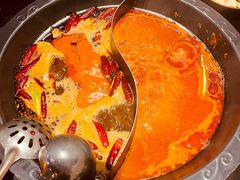 番茄红汤鸳鸯锅-宽板凳老灶火锅(簋街店)