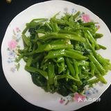 葱姜蒜 步骤:1.将空心菜摘成小段，去除老根