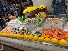 -广州万富希尔顿酒店·感趣自助餐厅·金秋蟹宴生蚝海鲜刺身