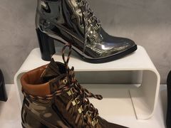 -STUART WEITZMAN(静安嘉里中心店)