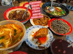 -爆炸头阿姨小四川正宗川味小吃(无任何分店)