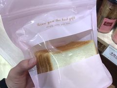 -顶东面包花园·生日蛋糕(世博店)