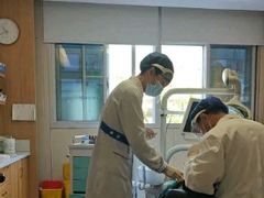 -上海仁爱医院口腔科 · 种植