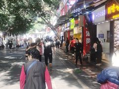 -八一路好吃街(雨田商务大厦店)