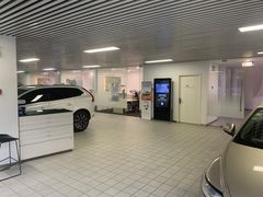 -杭州中沃沃尔沃4S店(滨江区店)