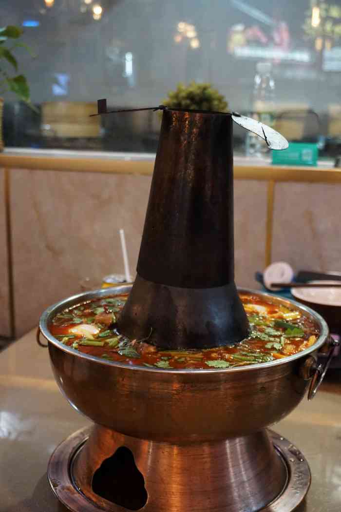 刘记弟兄龙虾·羊肉铜炉火锅(秦虹路总店)-"羊肉分量满满的00上层是