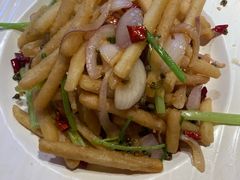 -老街烧烤大排档·地道湖北菜·龙虾馆(汉口火车站店)