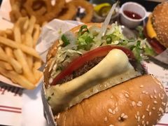 -The Habit Burger Grill 哈比特汉堡(复兴soho店)