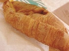 草莓红丝绒卷-星巴克臻选(宁波北仑银泰城店)