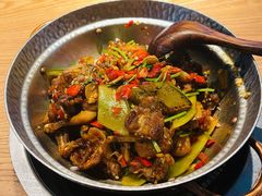 泡子姜烧牛蛙-吃饭皇帝大土家民族菜(正大广场店)