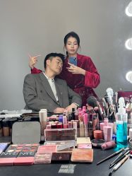 -雪中彩影婚纱摄影·微光艺术中心