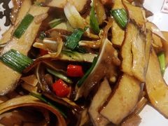 特色香干炒耳尖-楚成谷鸭馆(裕民店)