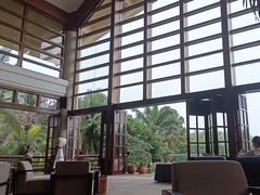 -亚龙湾喜来登·美景台大堂吧