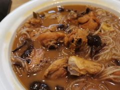 小鸡炖蘑菇-上关雪東北菜(中房金谊店)