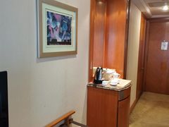 -武汉五月花大酒店(武昌火车站中南路地铁站店)