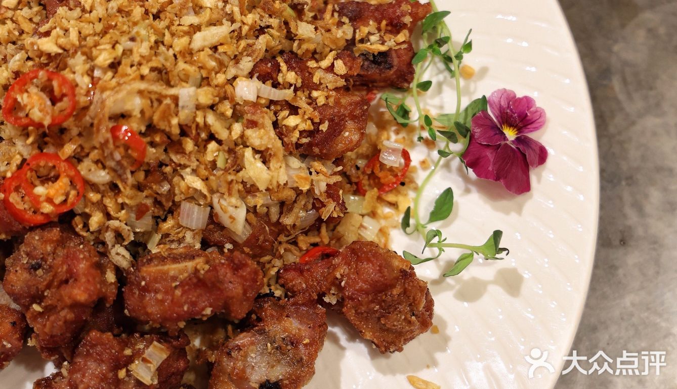 台湾菜必吃的三杯鸡和夜市炸豆腐